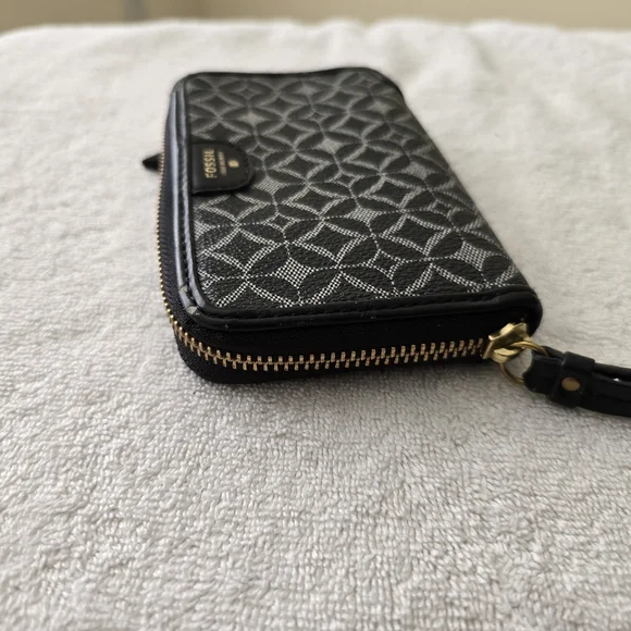 Fossil Black and Gray Crossbody Bag - Picture 13 of 14